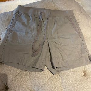 Banana republic kaki colored shorts, size 2.